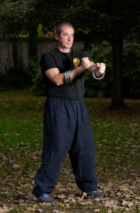 Eric Niel : exercices de Wing Chun Kung Fu avec les anneaux.